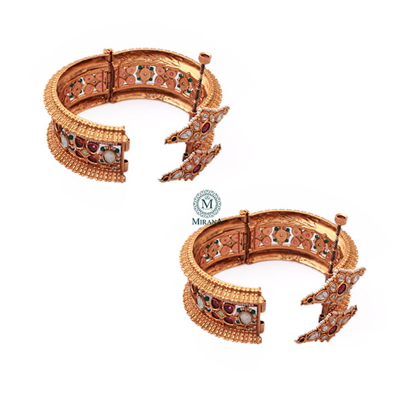 Saranshi Multi Antique Designer Kadas