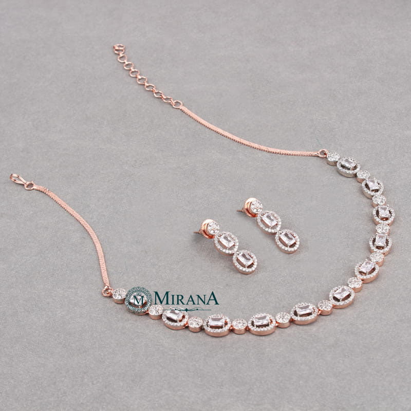 MJNK21N383-1-Eva-Sleek-Necklace-Set-Rose-Gold-Look-1.jpg