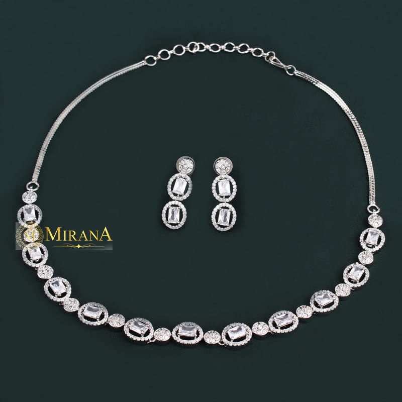 Eva Sleek Necklace Set