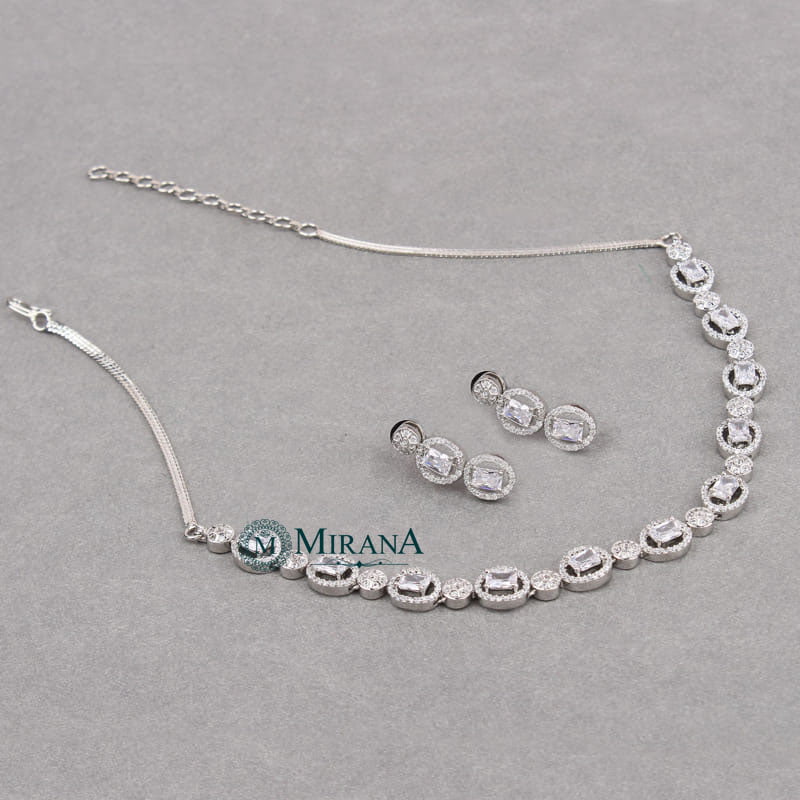 Eva Sleek Necklace Set
