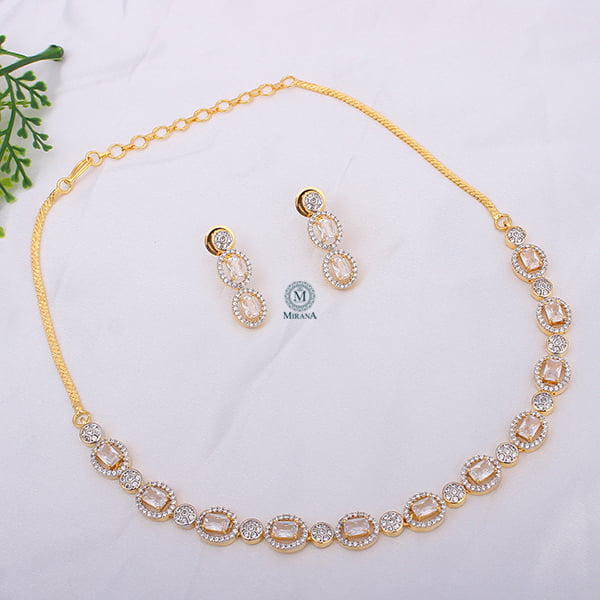Eva Sleek Necklace Set