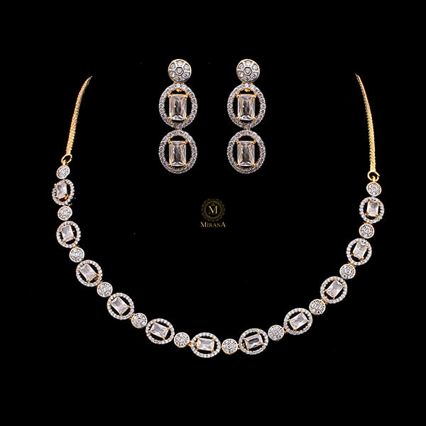 Eva Sleek Necklace Set