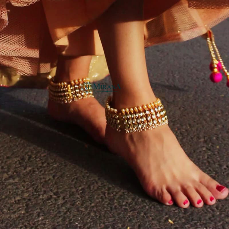 MJAT21A006-1-Aakriti-Pearl-Beaded-Bridal-Kundan-Anklet-Gold-Look-1.jpg September 16, 2022