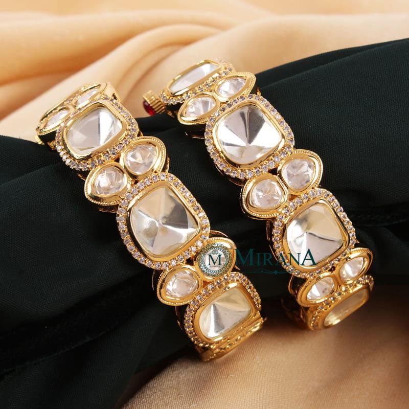 MJBK21K014-1-Big-Polki-Kundan-Bangles-Gold-Look-1.jpg September 16, 2022