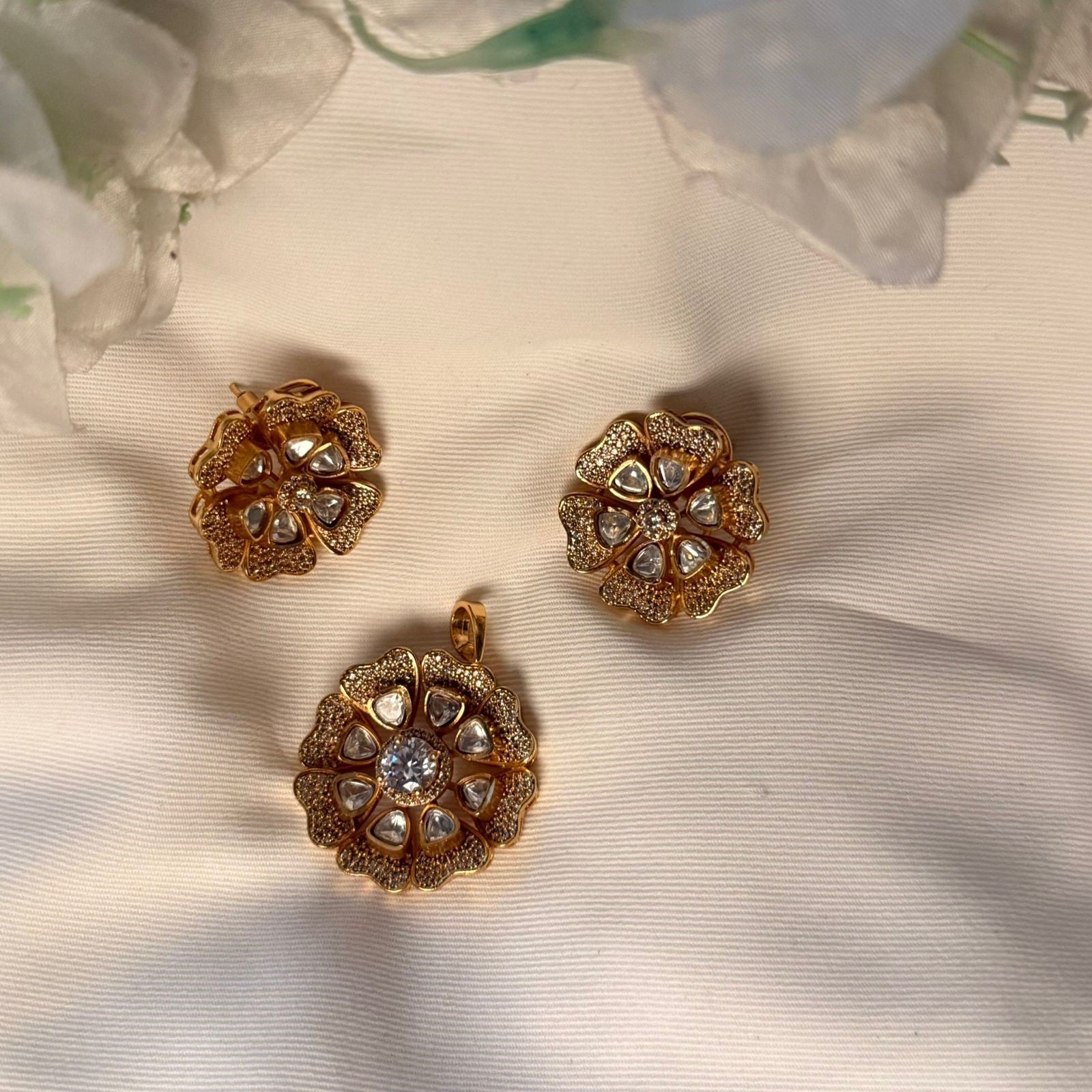 Suri Moissanite Designer Pendant Set