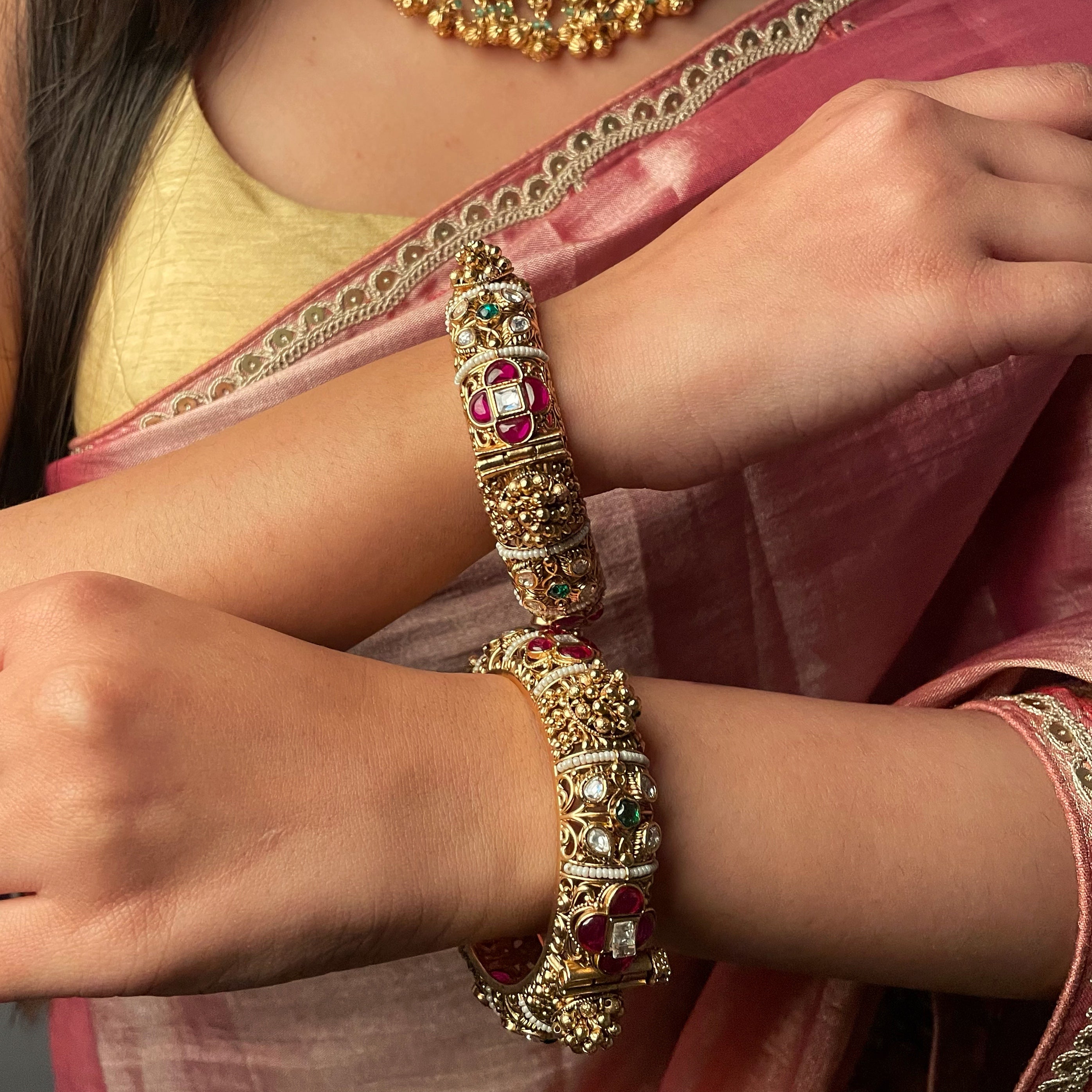 Sunidhi Antique Designer Bangles