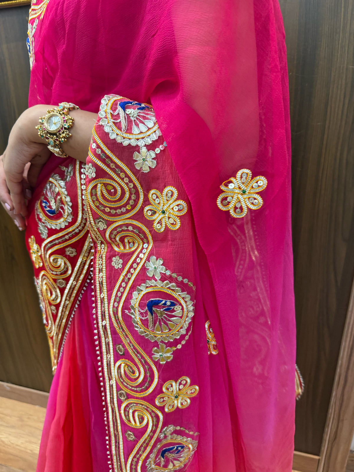 Kaarvi Charkhi Gotta Saree