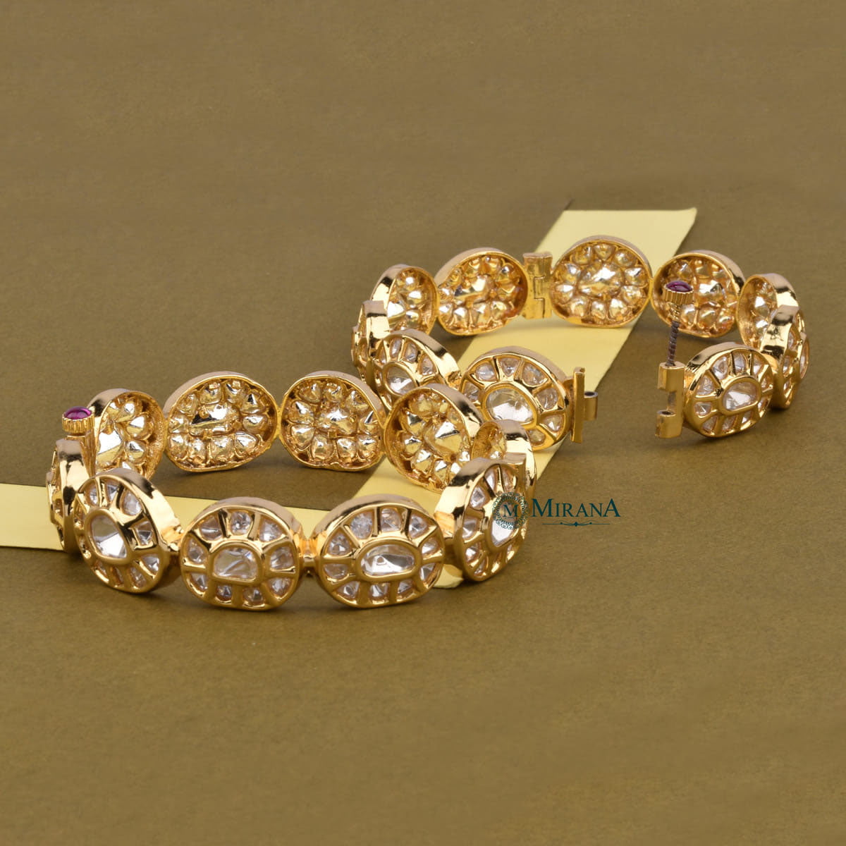 MJBK21K003-1-UIncut-Cluster-Polki-Bangles-Gold-Look-2.jpg