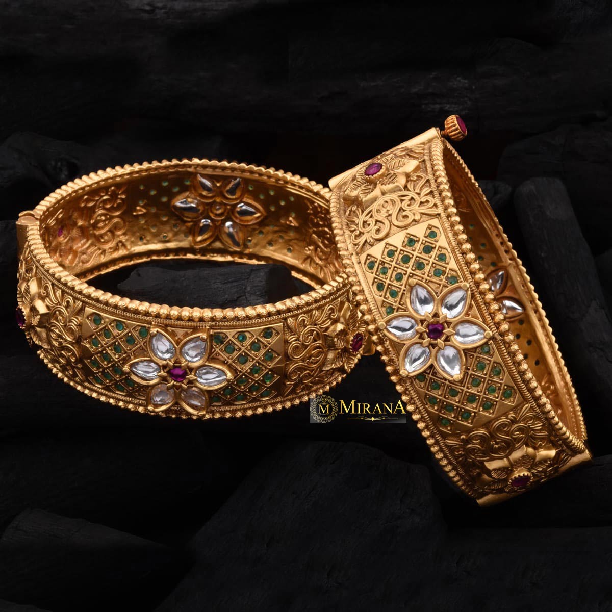 MJBK21K009-1-Ethnic-Rajwadi-Flower-Pattern-Bangles-Gold-Look-9.jpg