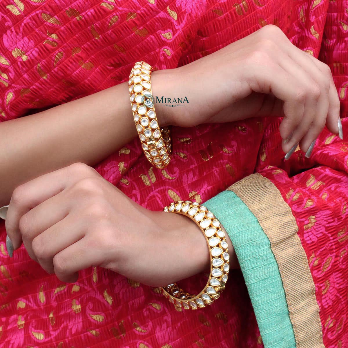 MJBK21K013-1-Polki-Tossed-Bangles-Gold-Look-1.jpg