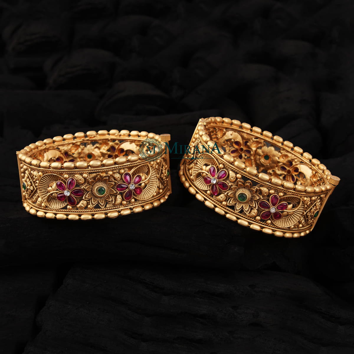 Aishwarya Antique Kundan Bangles