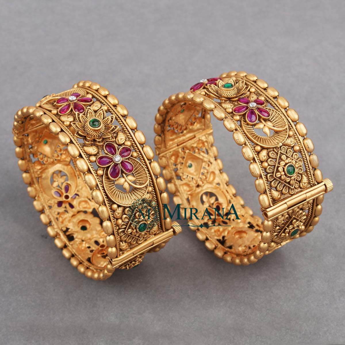 Aishwarya Antique Kundan Bangles