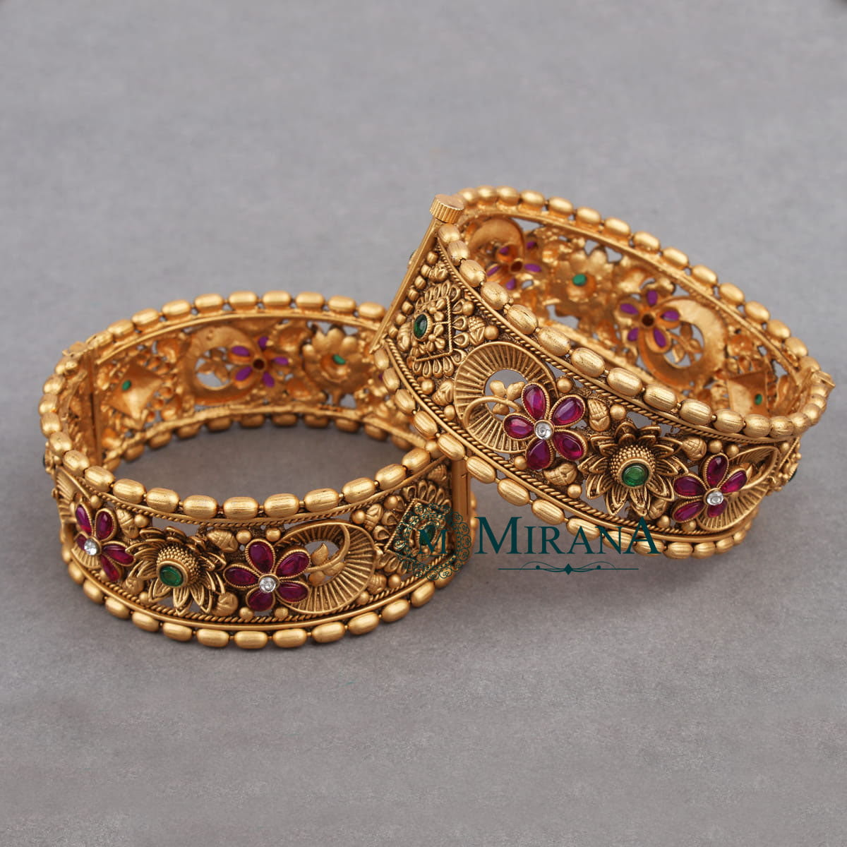 Aishwarya Antique Kundan Bangles