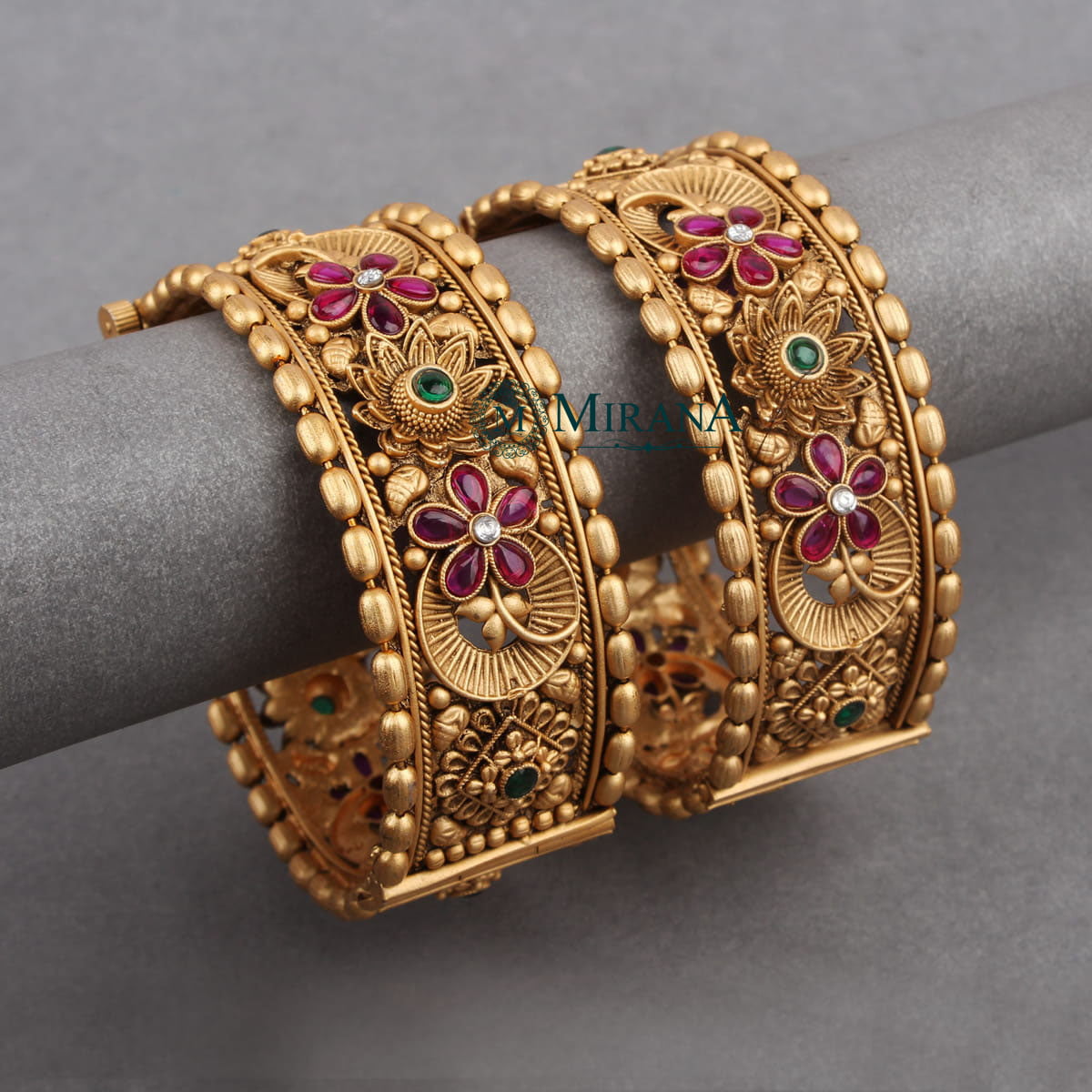 Aishwarya Antique Kundan Bangles