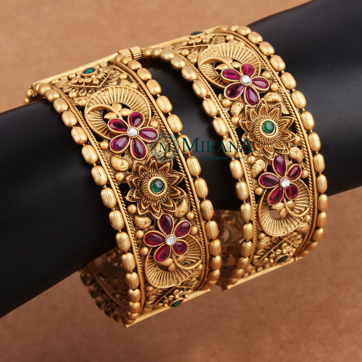 Aishwarya Antique Kundan Bangles