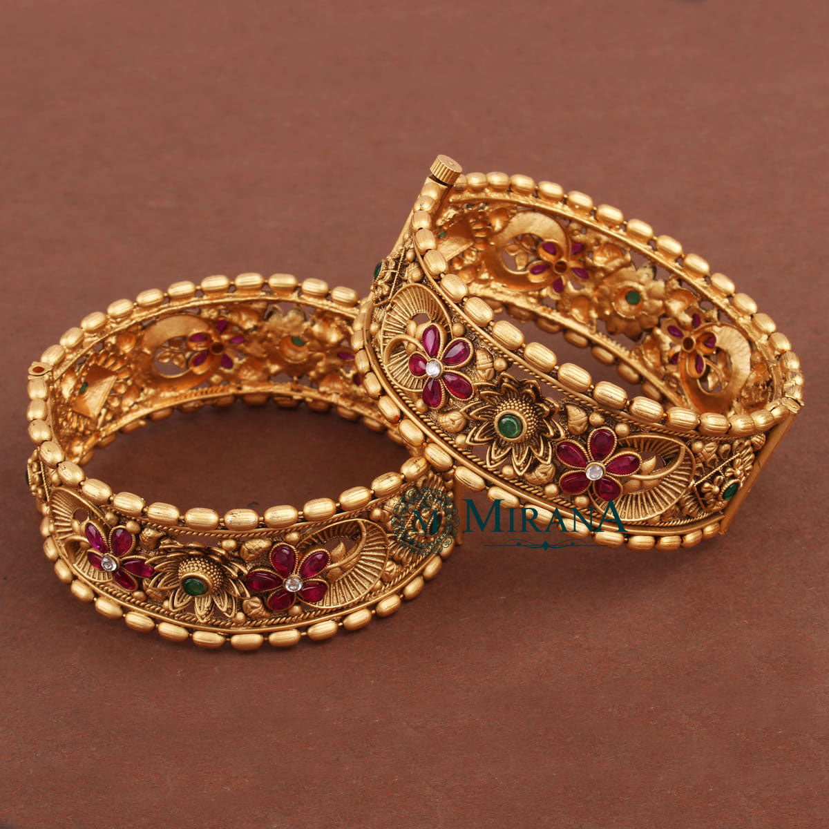 Aishwarya Antique Kundan Bangles