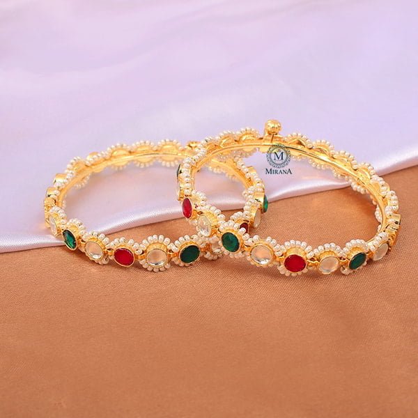 Aruna Ruby Green Paachi Kundan Bangles