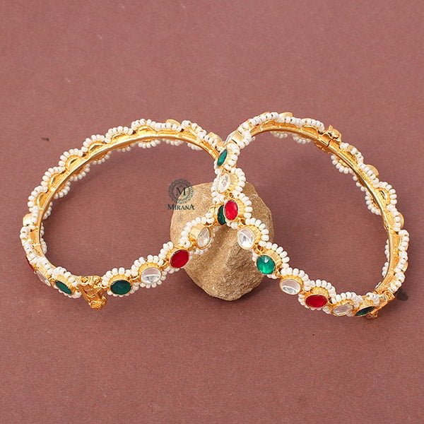 Aruna Ruby Green Paachi Kundan Bangles