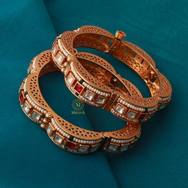 Naira Ruby Green Antique Bangles