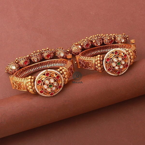 Nitanshi Ruby Green Antique Designer Bangles