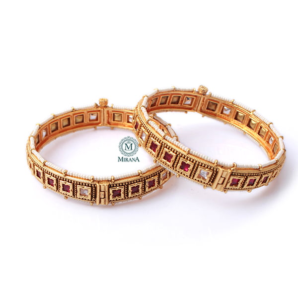 Aarvi Ruby Antique Designer Bangles