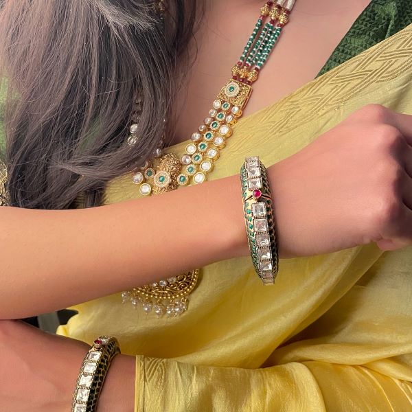 Manika Emerald Green Antique Designer Bangles