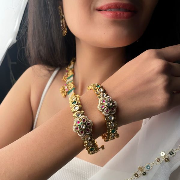 Gitashi Antique Designer Bangles