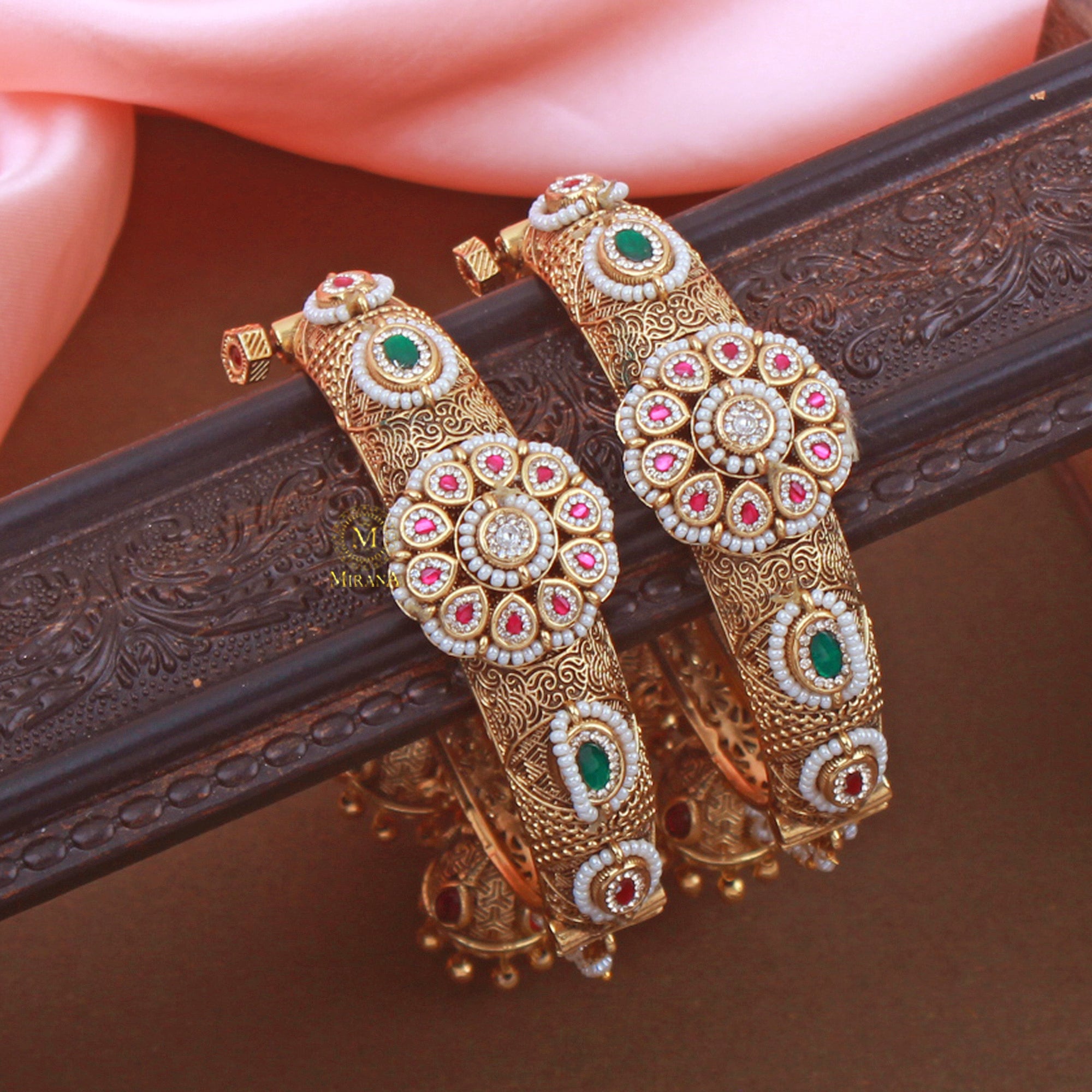 Saanjh Antique Designer Bangles