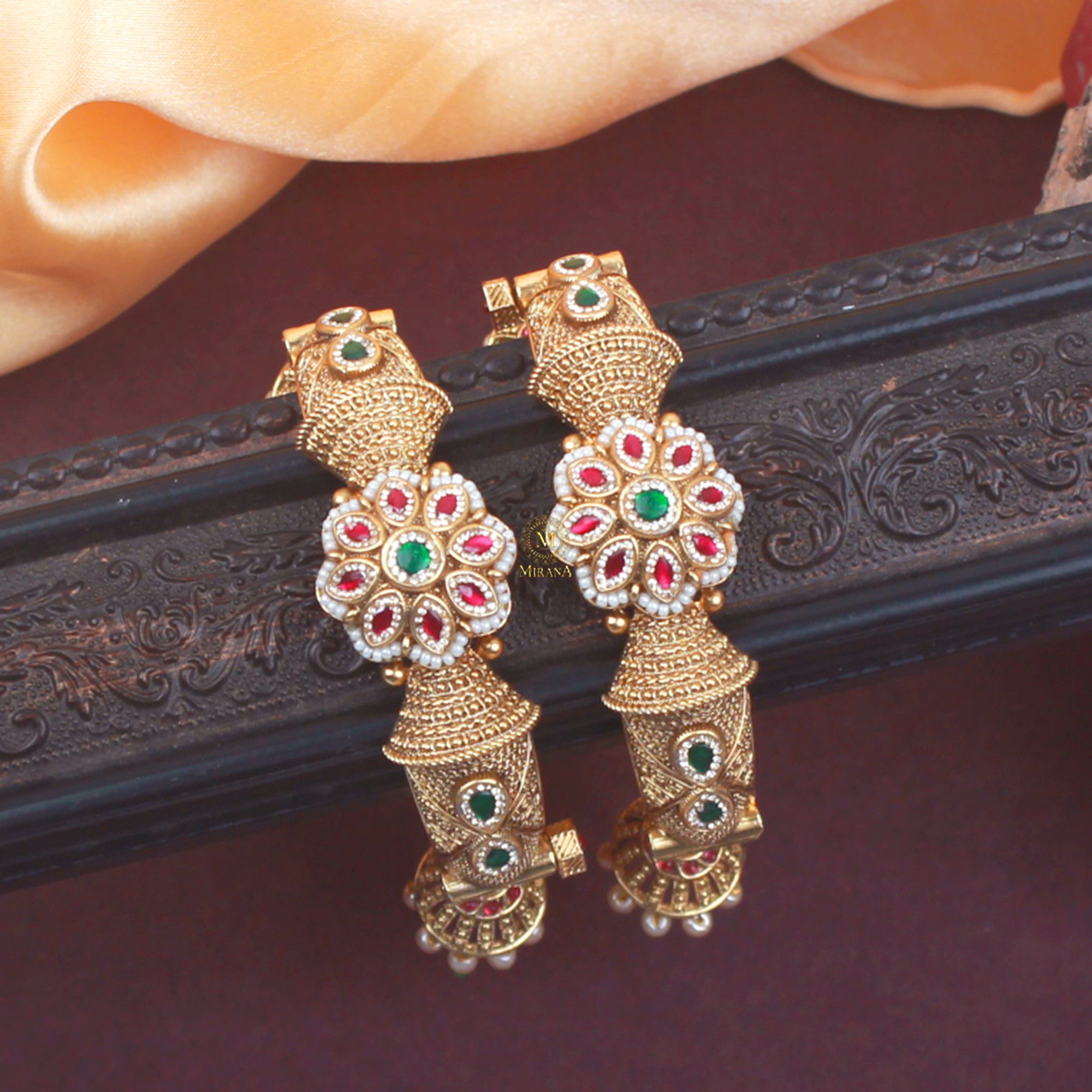 Shikha Antique Designer Bangles
