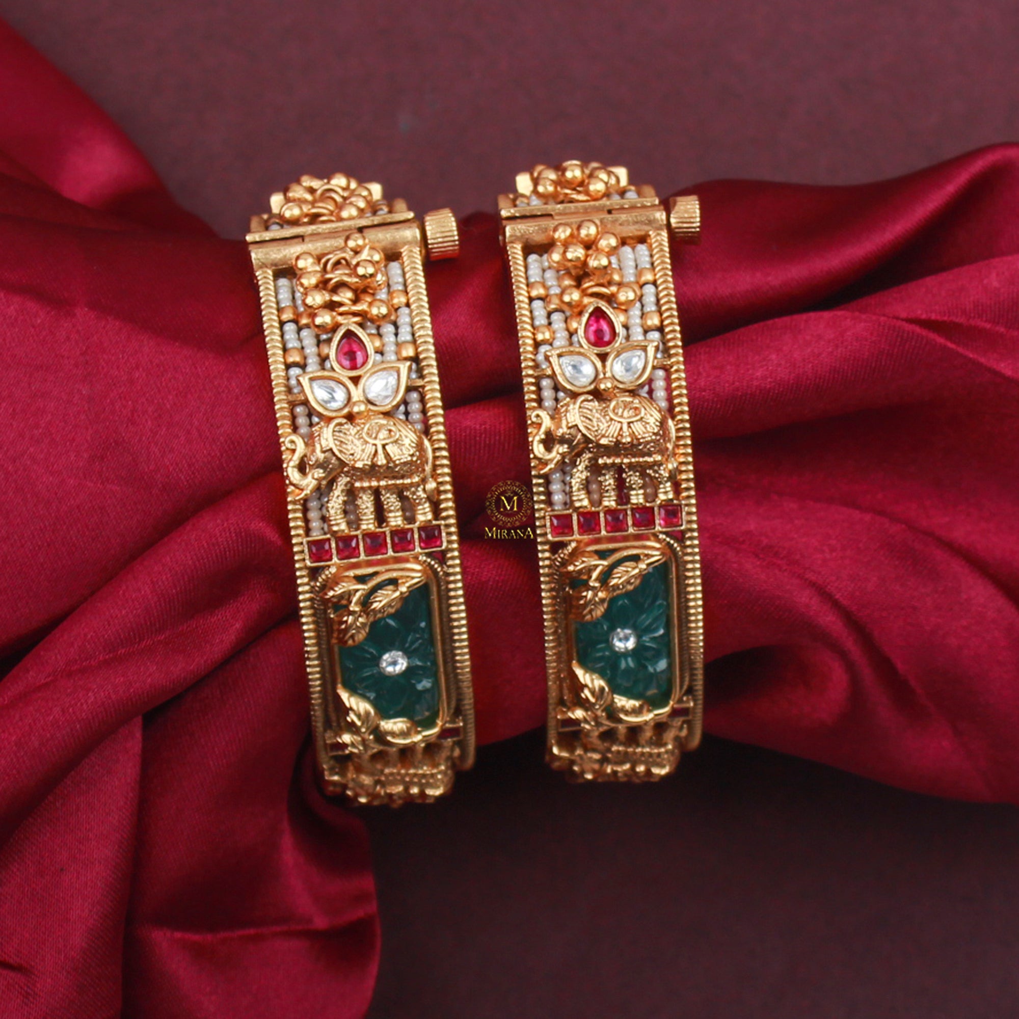 Maanvi Antique Designer Bangles