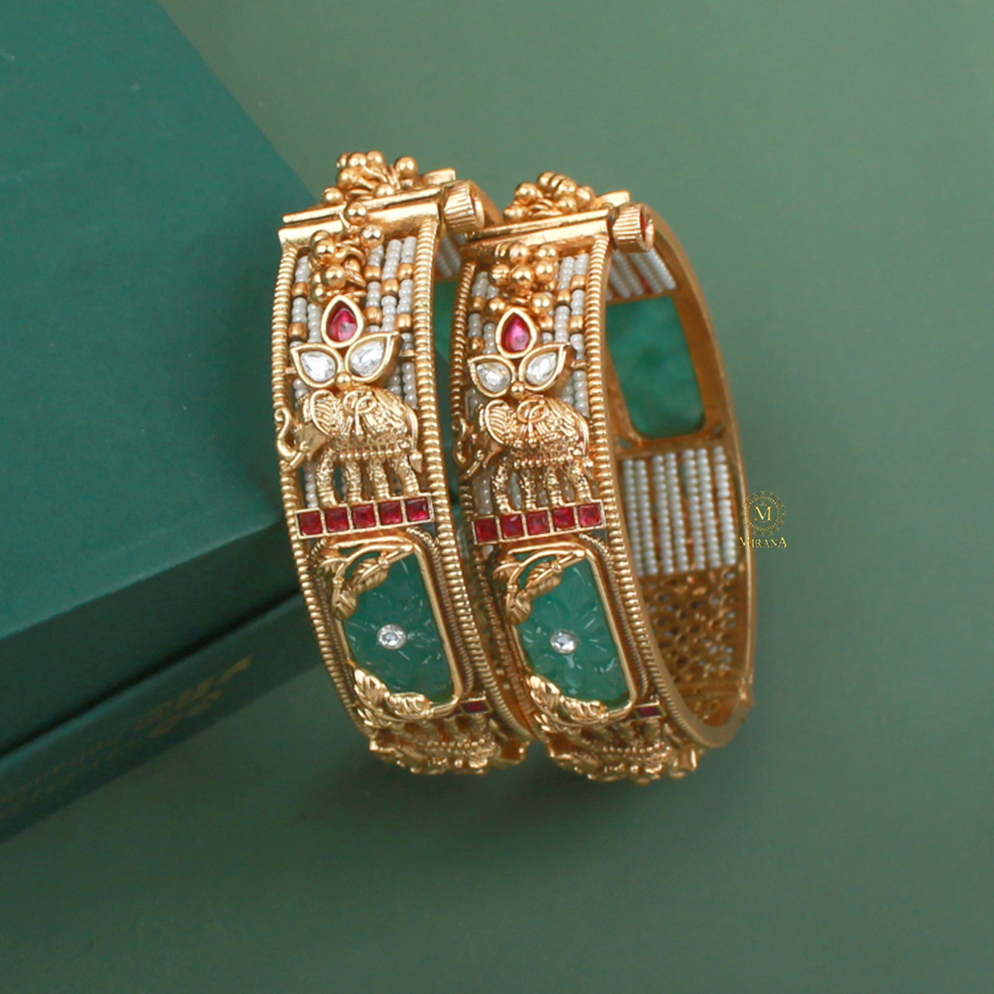Maanvi Antique Designer Bangles