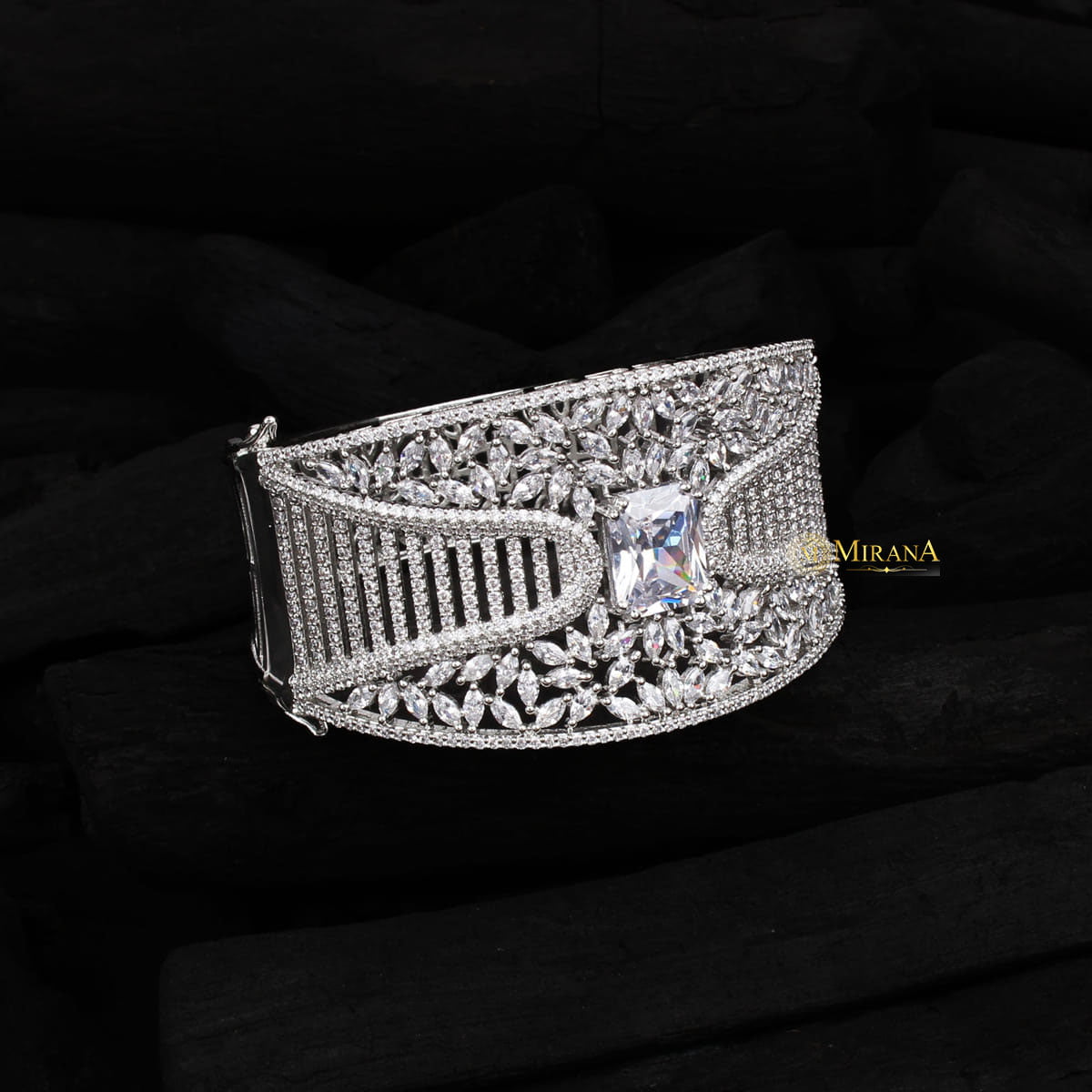 Dual Tone Tossed Broad Bracelet