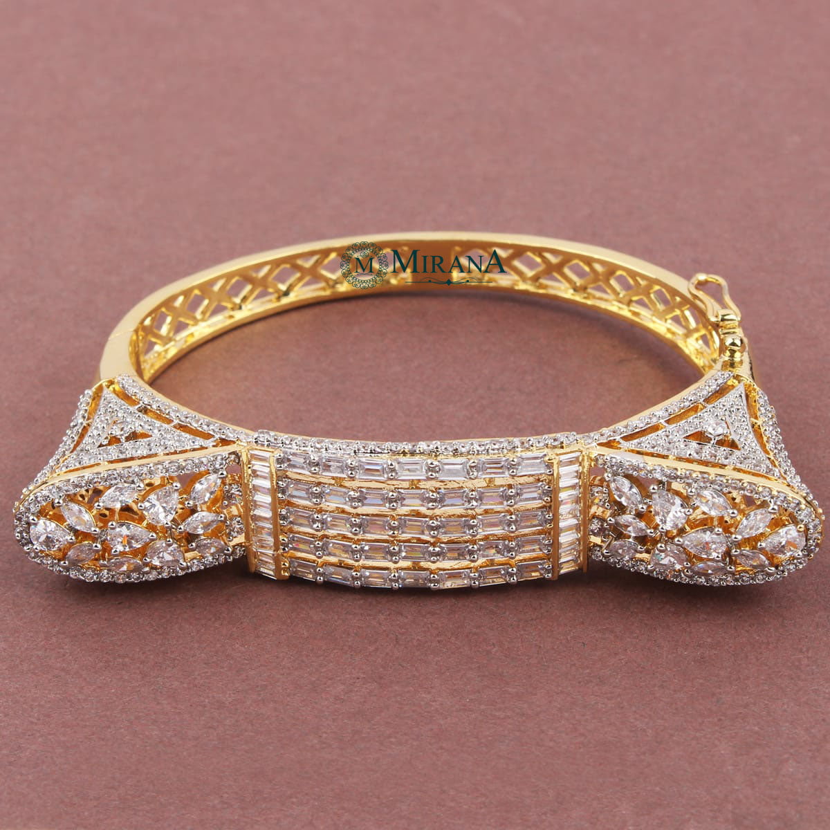 MJBR21R068-3-Catty-Designer-Bracelet-Gold-Look-13.jpg