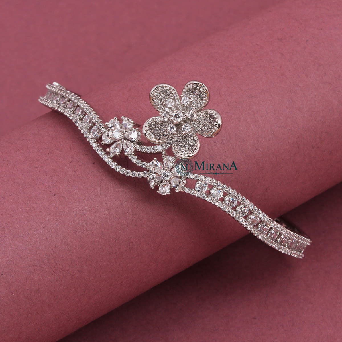 MJBR21R069-2-Beautiful-Three-Flower-Design-Bracelet-Silver-Look-1.jpg
