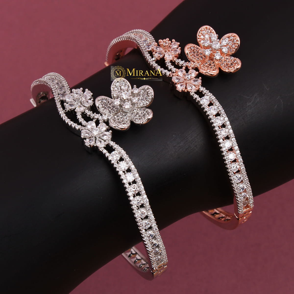 MJBR21R069-3-Beautiful-Three-Flower-Design-Bracelet-All-Look-1.jpg