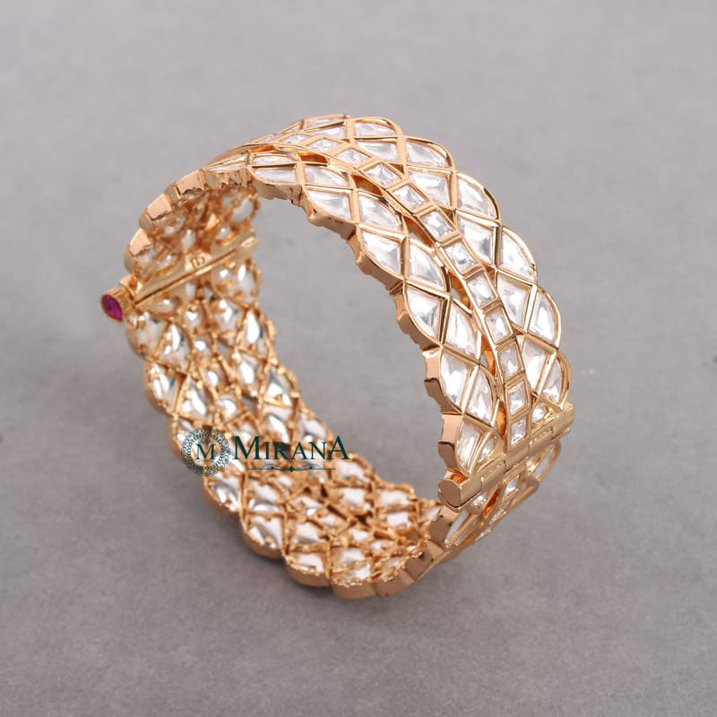 MJBR21R144-1-Aanya-Bridal-Polki-Bracelet-Gold-Look-5.jpg July 20, 2022