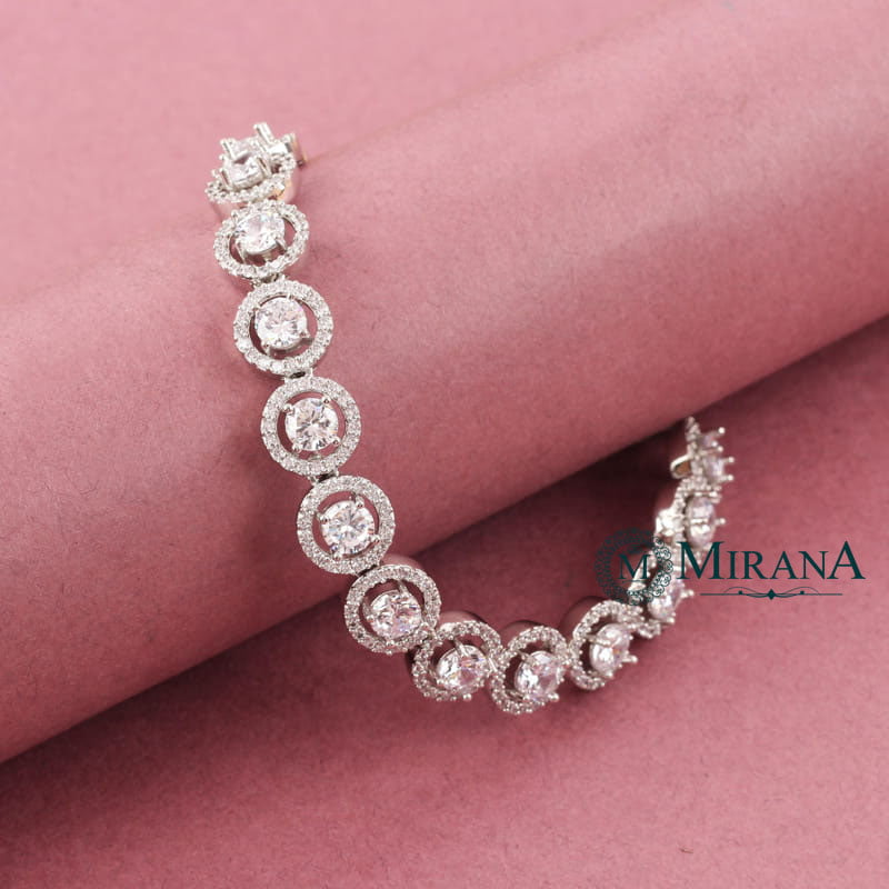 Amey Solitaire Designer Bracelet