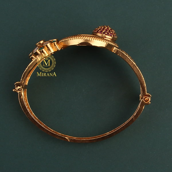 Tanushree Kundan Designer Bracelet