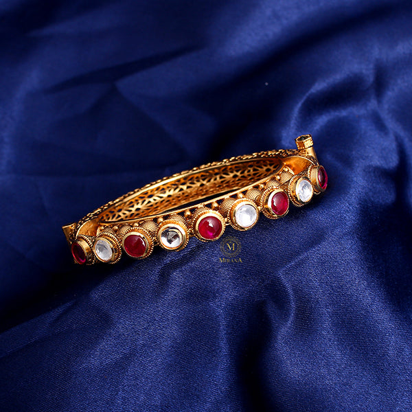 Dhruvi Antique Kundan Bracelet