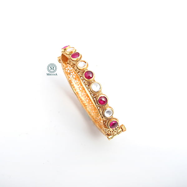 Dhruvi Antique Kundan Bracelet