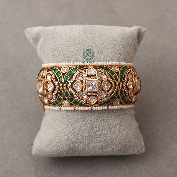 Charvi Emerald Green Polki Designer Bracelet