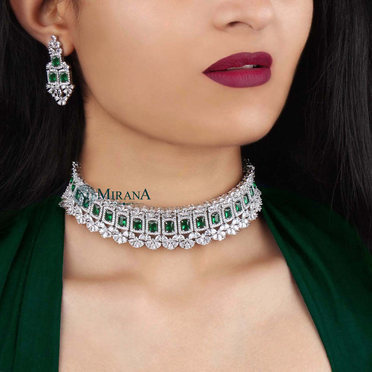 MJCK21C116-1-Beautiful-Green-Colored-Sleek-Choker-Set-Silver-Look-7.jpg