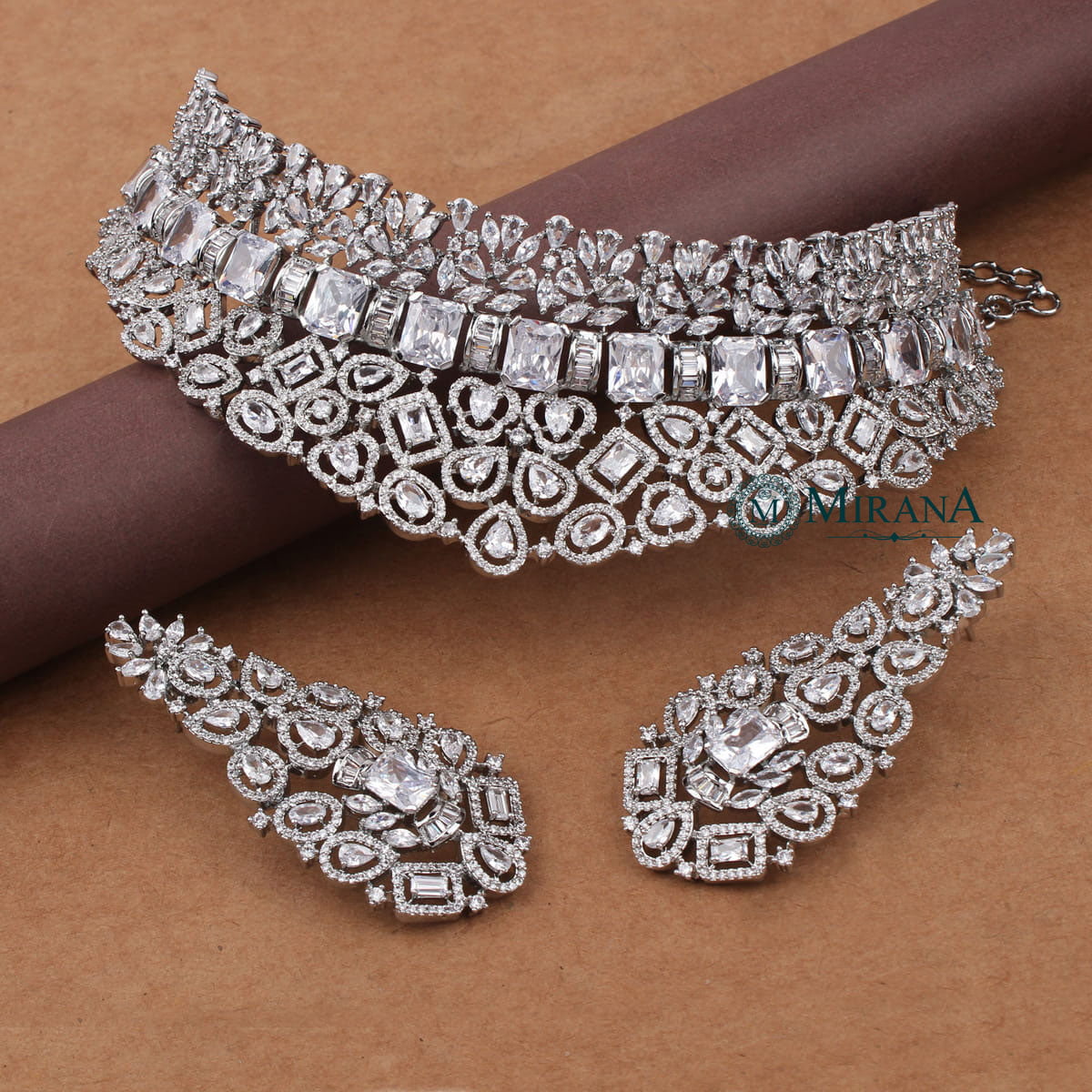 MJCK21C127-2-Victoria-Bridal-Choker-Set-Silver-Look-1.jpg