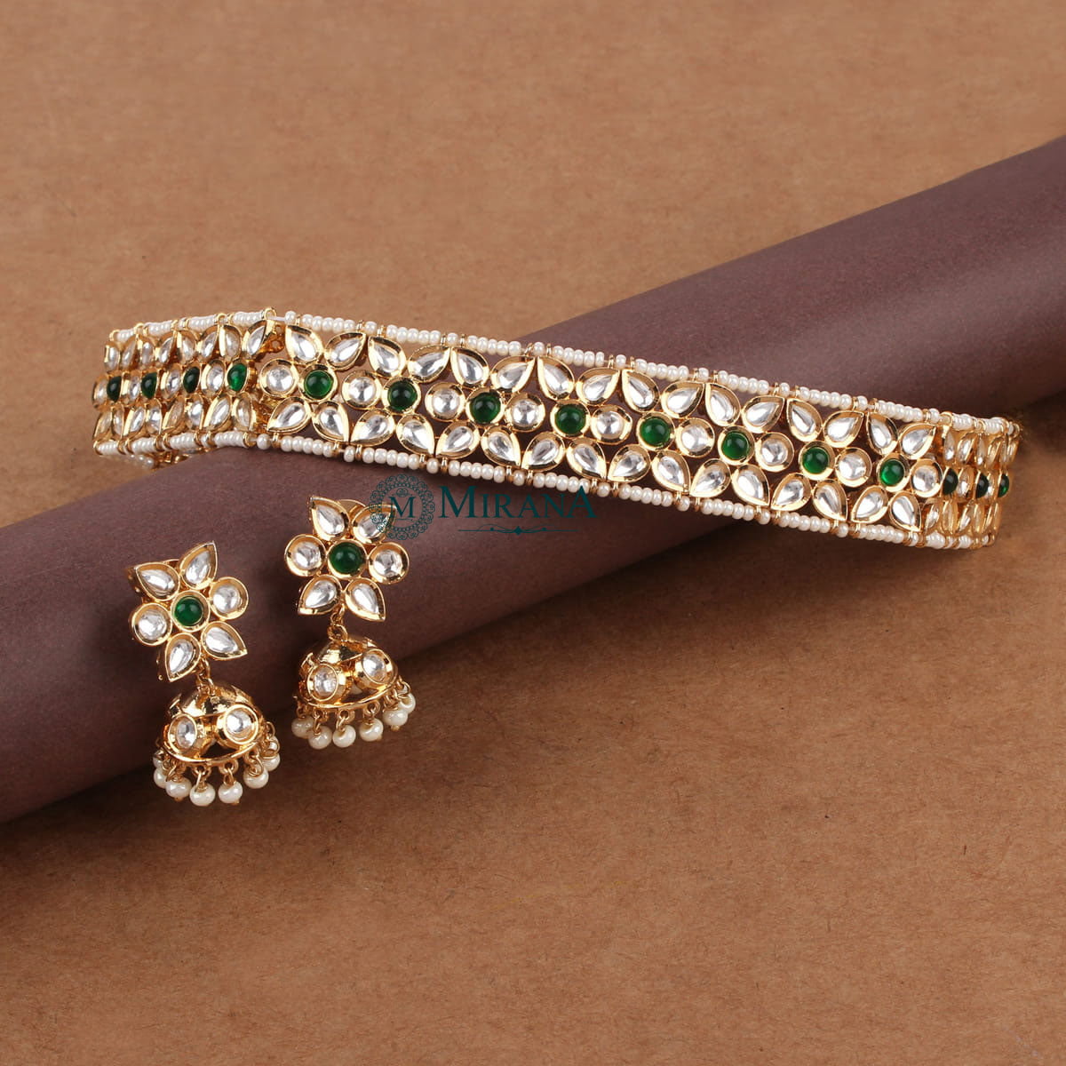 MJCK21C136-1-Edhita-Green-Colored-Kundan-Choker-Set-Gold-Look-4.jpg