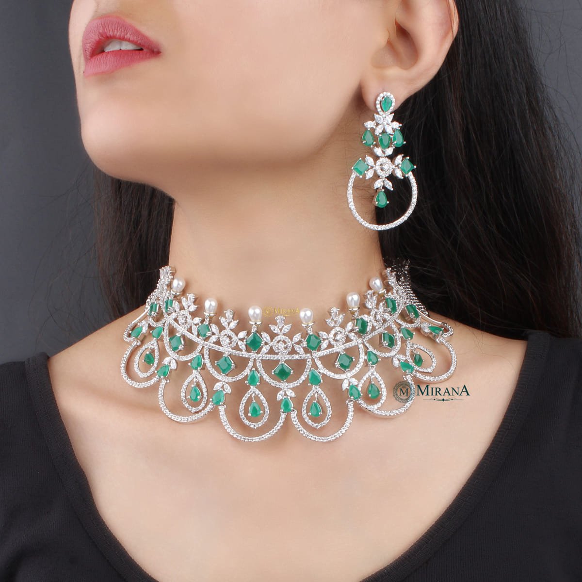 Frills Green With Top Drop Choker Set