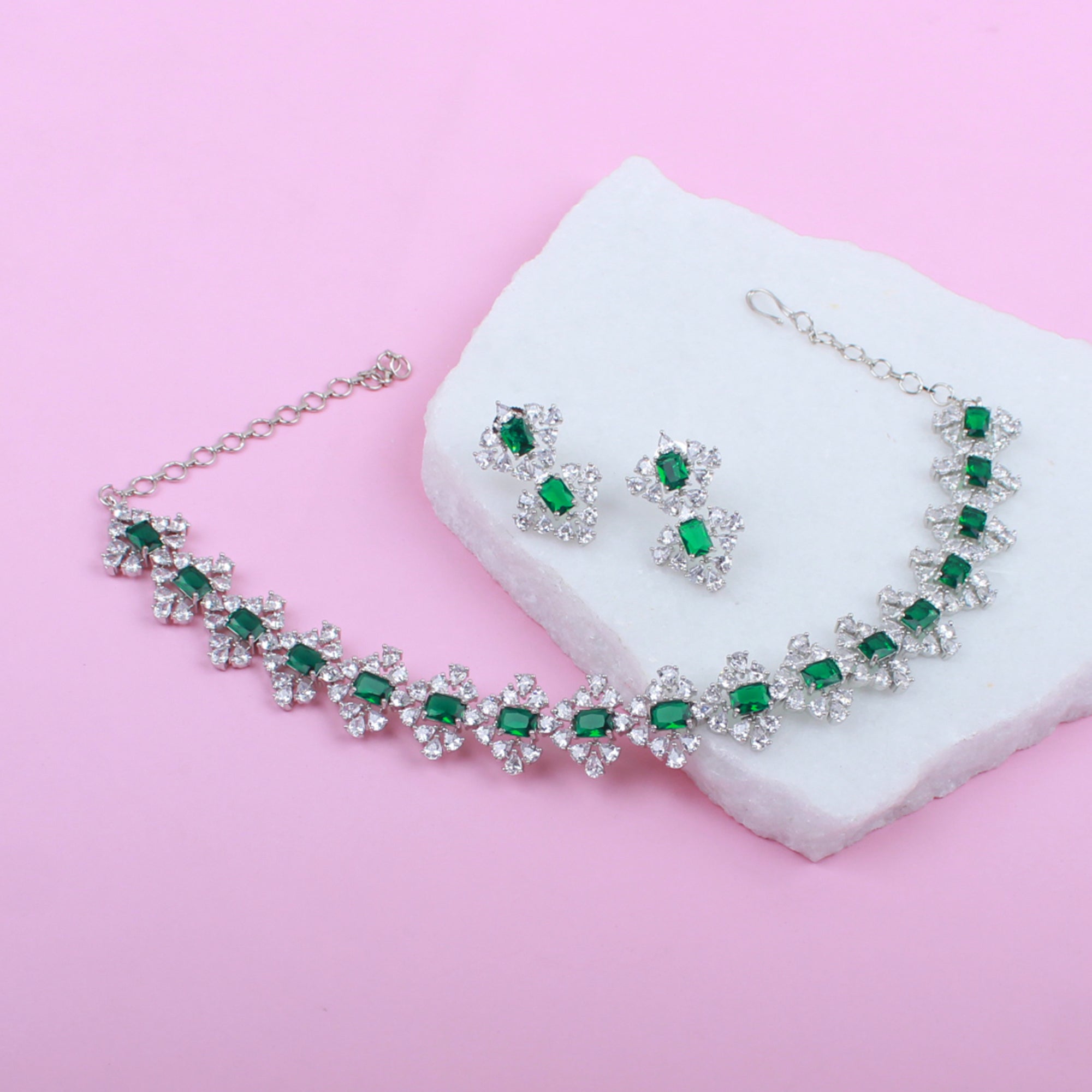Dorothy Emerald Green Designer Choker Set