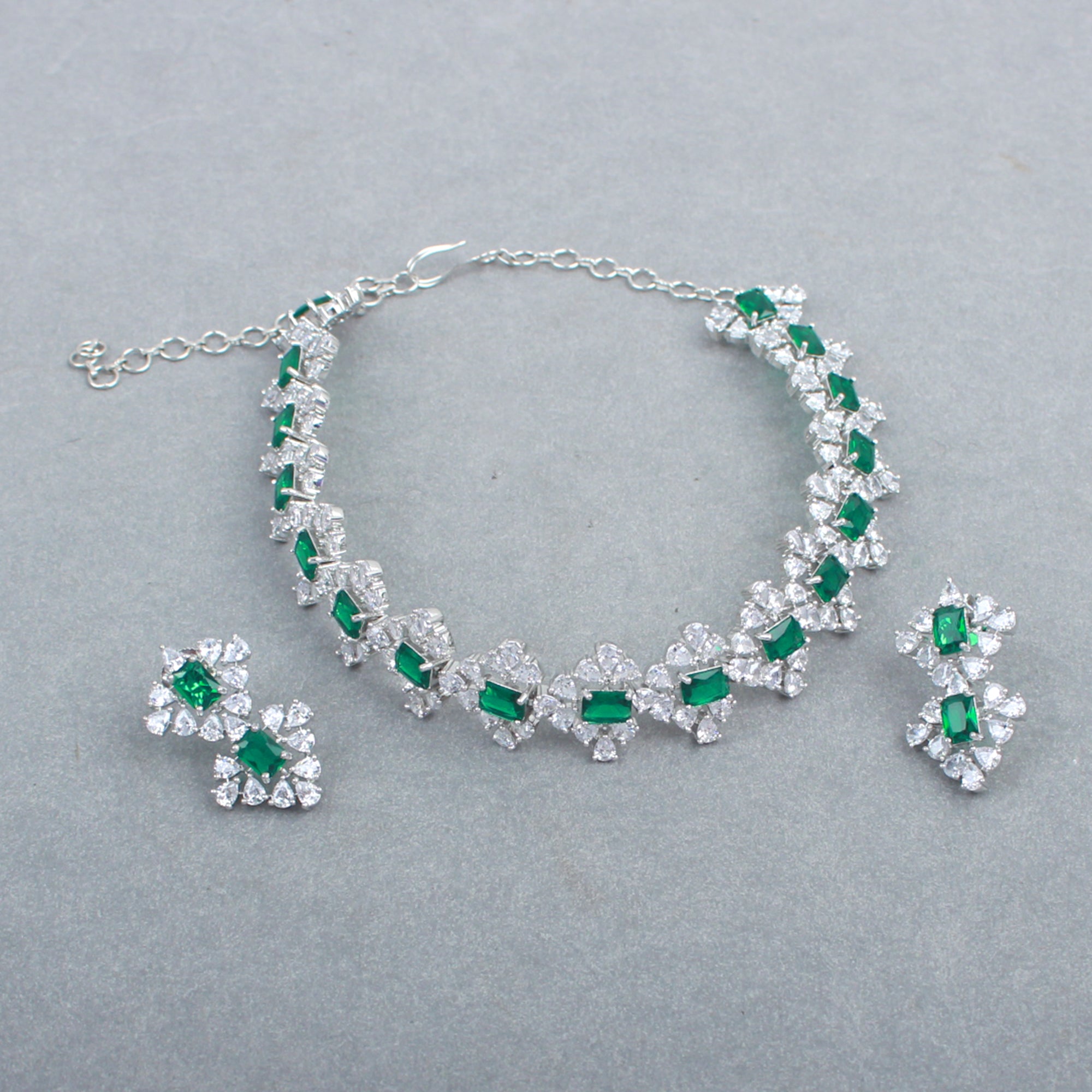 Dorothy Emerald Green Designer Choker Set