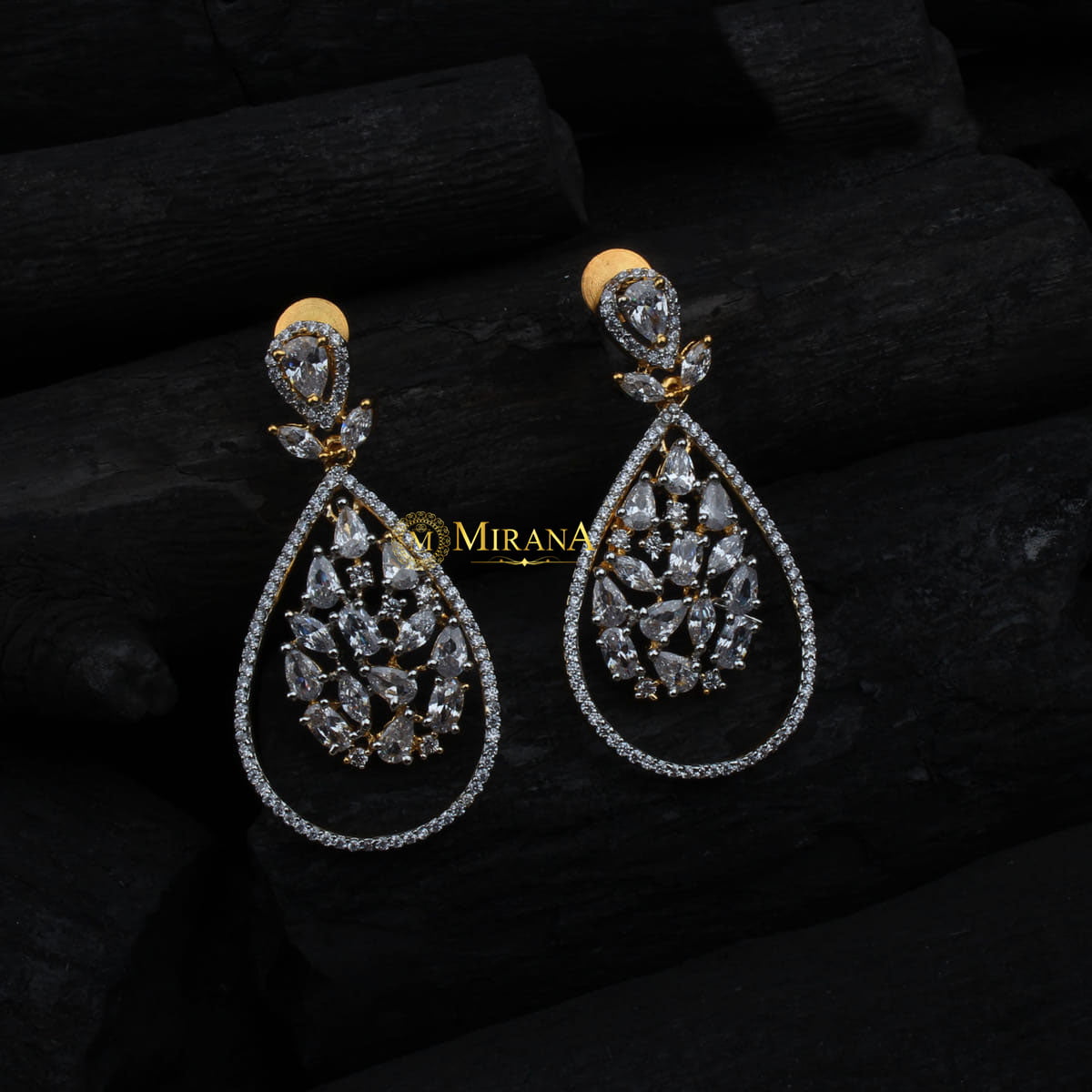 MJER21E058-3-Pretty-Drop-Shaped-Earrings-Gold-Look.JPG.jpg