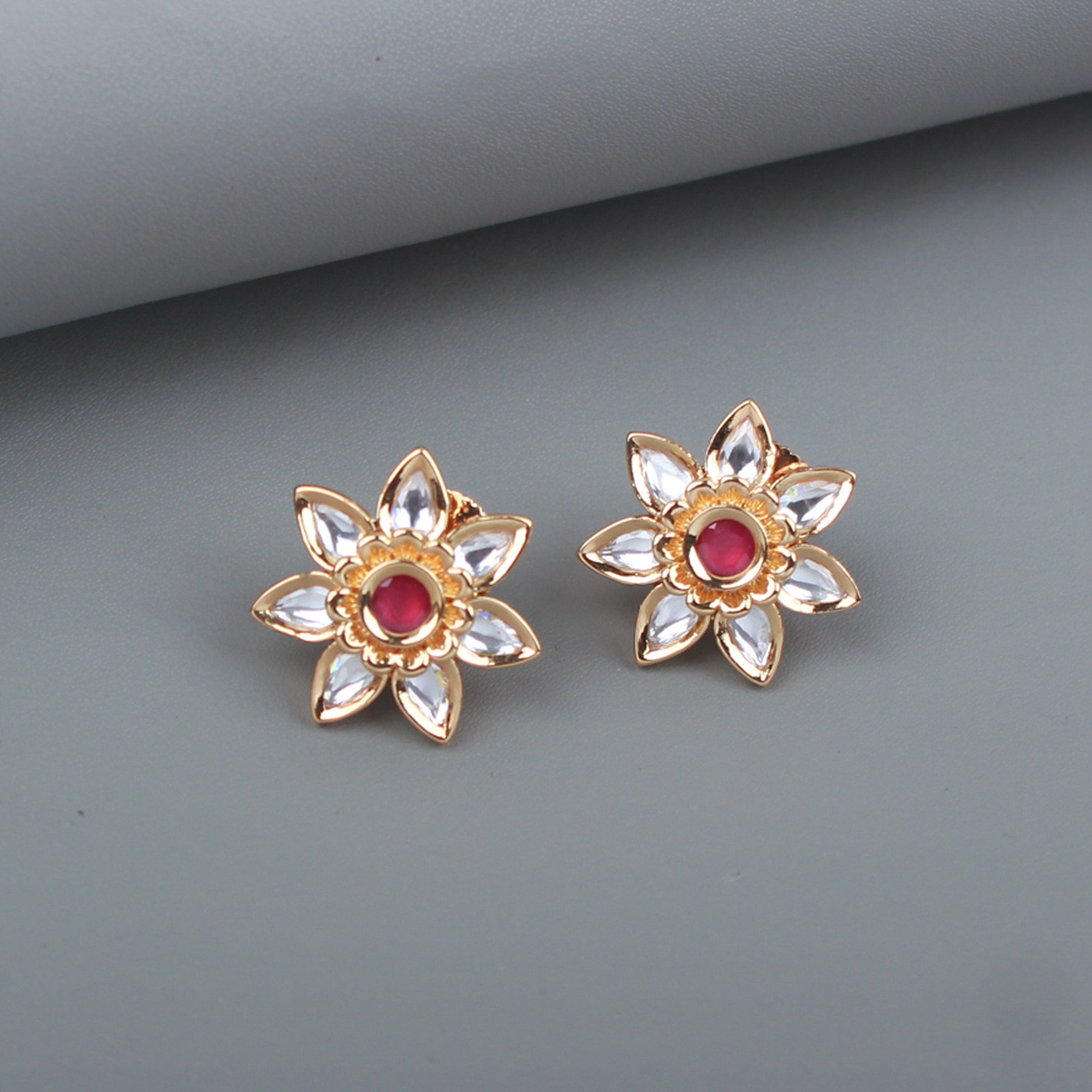Yashi Polki Designer Studs