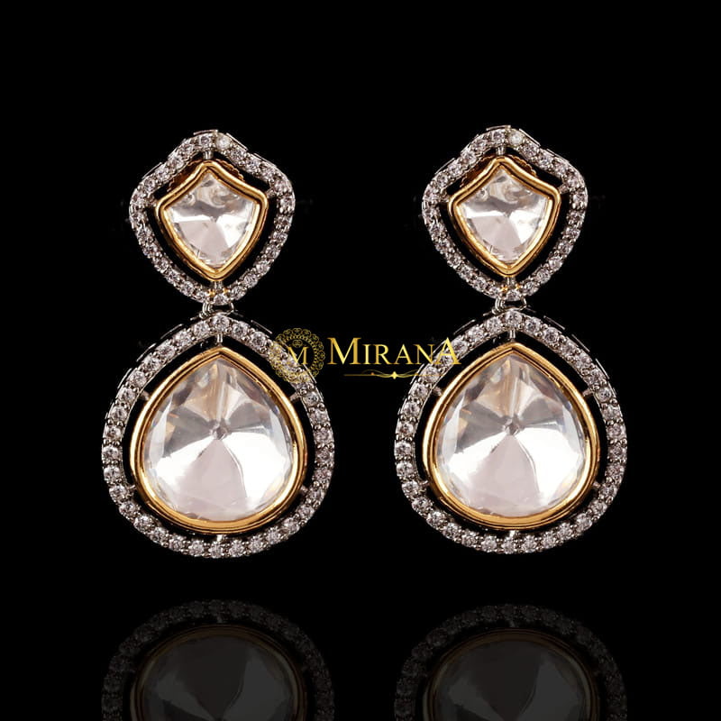 MJER21E428-1-Mohita-Polki-Earrings-Black-Gold-Look-9.jpg September 6, 2022
